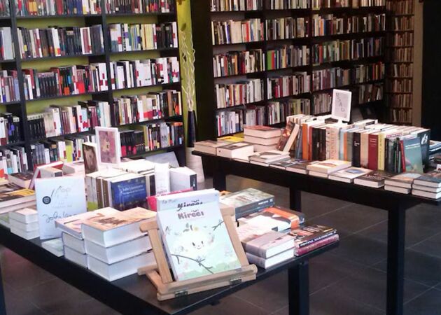 Image gallery Las Hojas Bookstore 1
