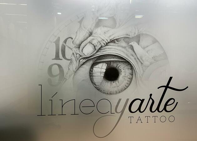 Image gallery Line and Art Tattoo 1