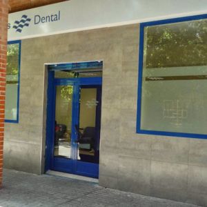 Photo de couverture Clinique dentaire de polissage et de matage M