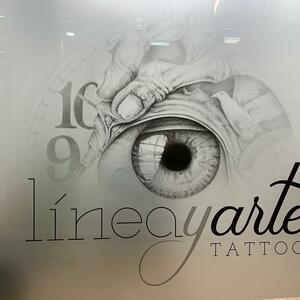 Photo de couverture Tatouage de ligne et d'art