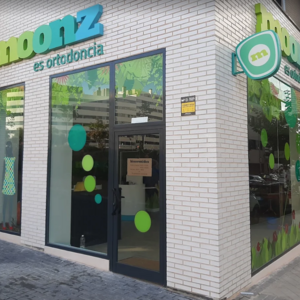 封面照片 Moonz 是正畸科