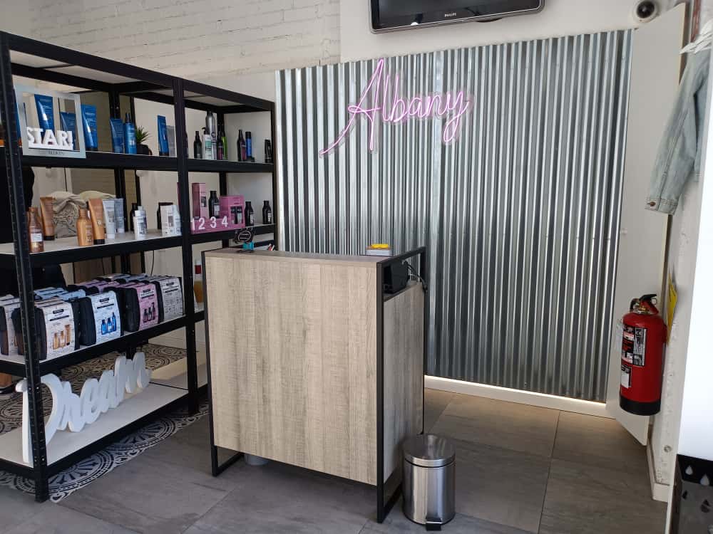 Titelbild Albany Salon von Laura