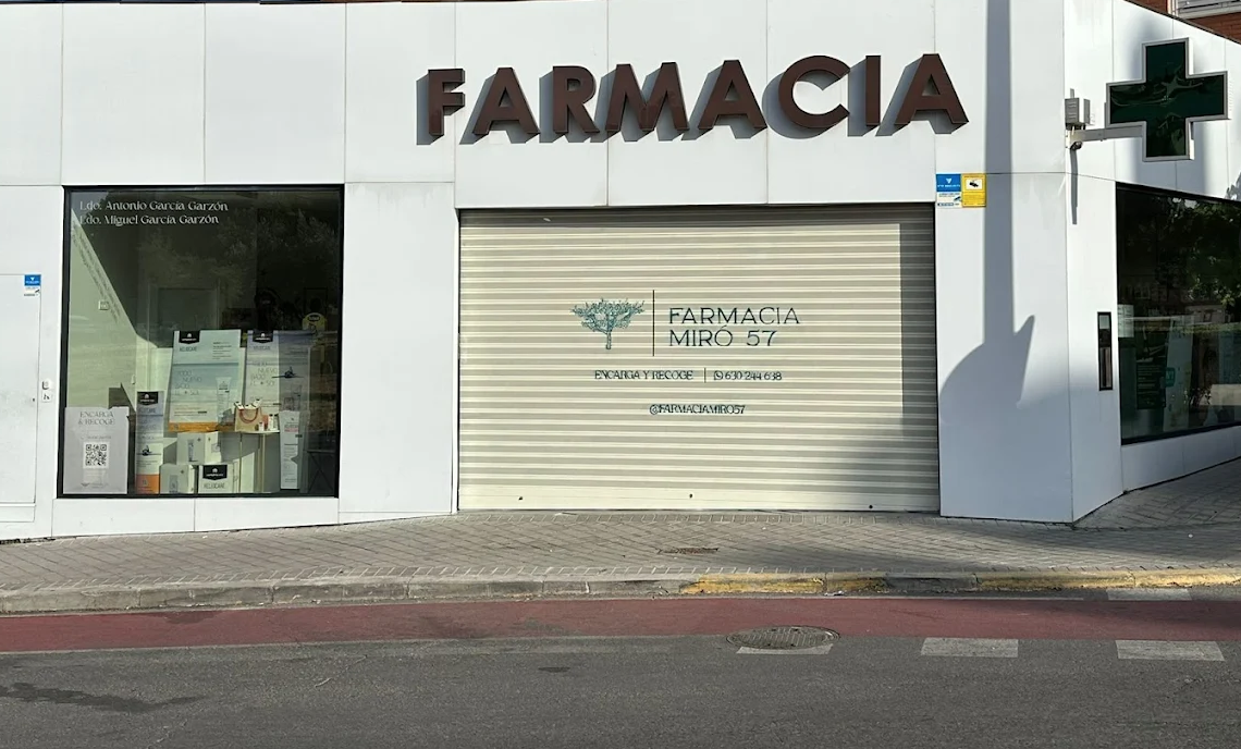 Thumbnail Miró Pharmacy 57
